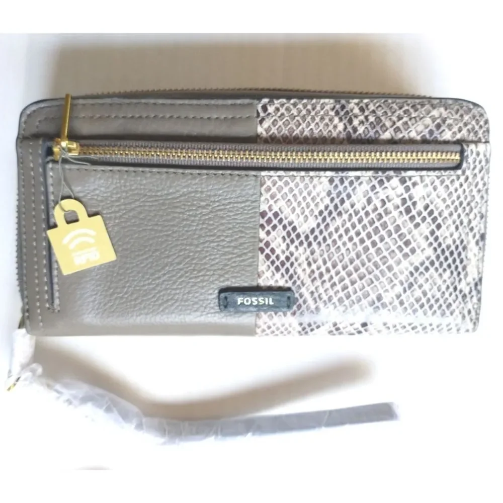 New! FOSSIL Logan RFID Wallet Zip Clutch Wristlet Strap Taupe Snakeprint Black